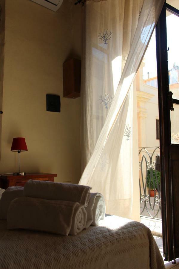 Sant Efisio Host Hotel Каляри Екстериор снимка