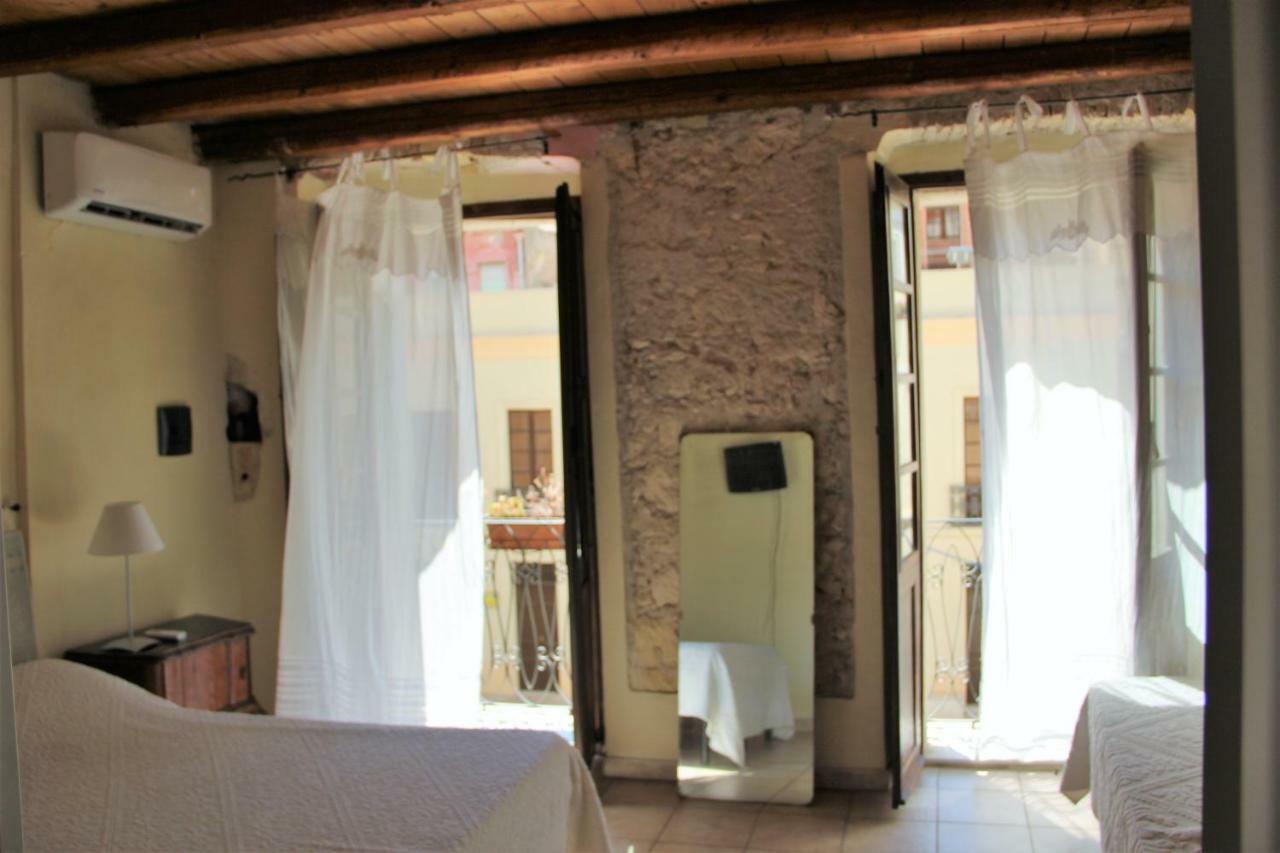 Sant Efisio Host Hotel Каляри Екстериор снимка
